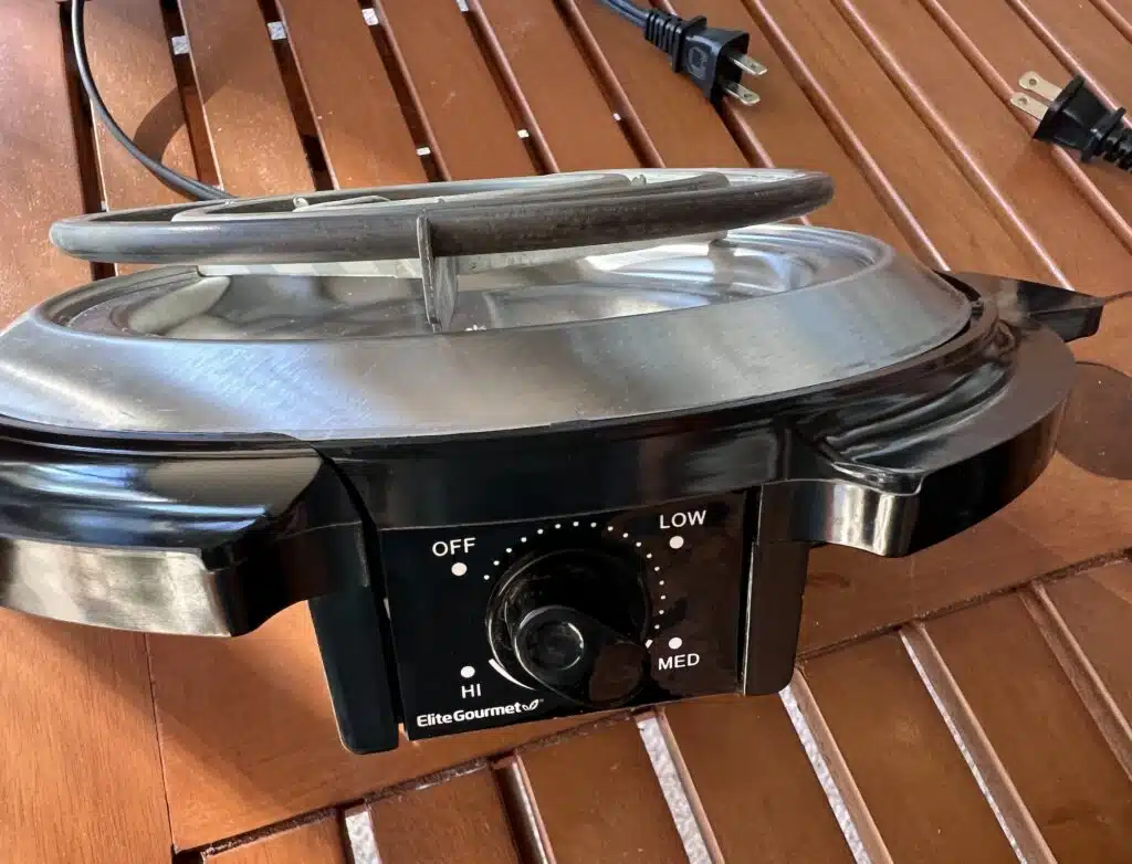 https://couchpotatocamping.com/wp-content/uploads/2022/02/Elite-Gourmet-Hot-Burner-for-Portable-Cooking-1024x782.jpeg.webp