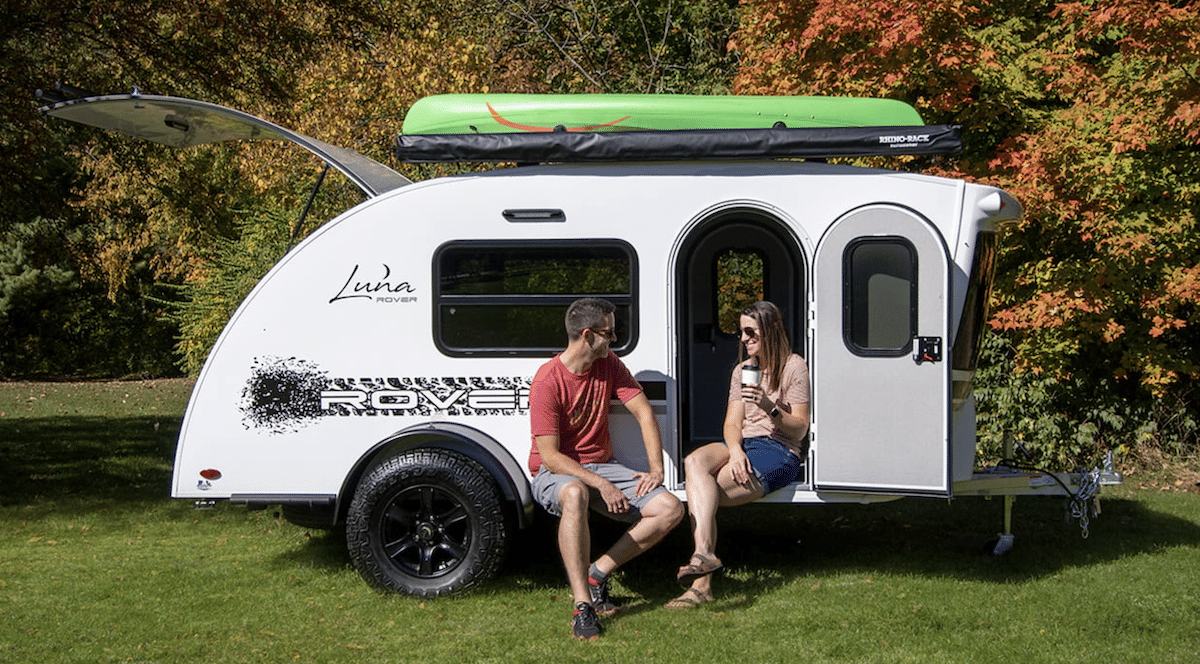 Travel Trailers Under 2500 Pounds Easy to Tow RVs with Bathrooms