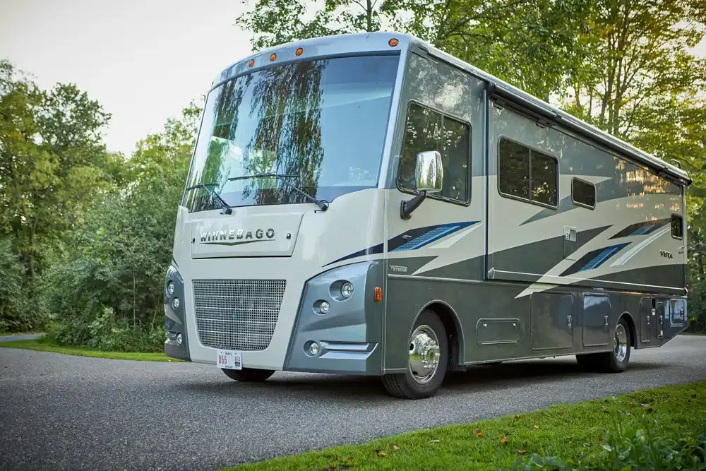 Winnebago Vista 31B Exterior at campsite